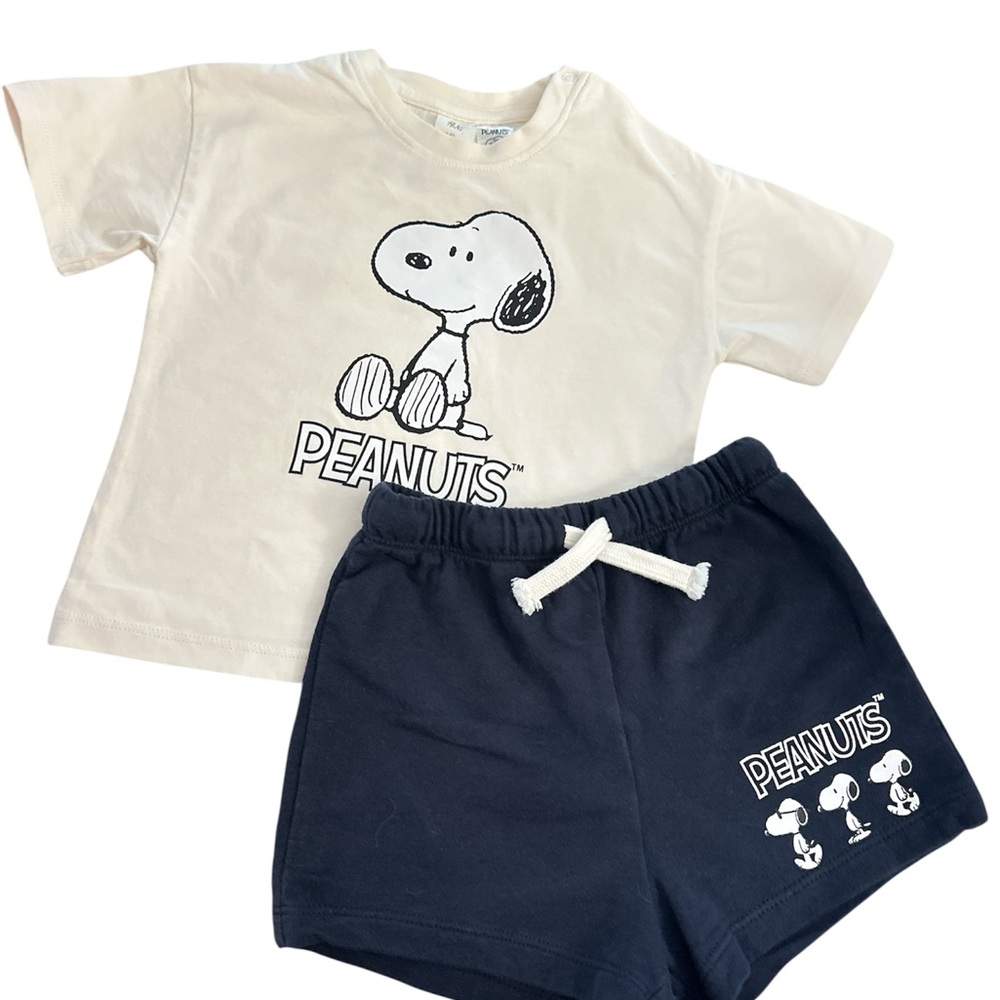 H&M Peanuts Snoopy Graphic Tee